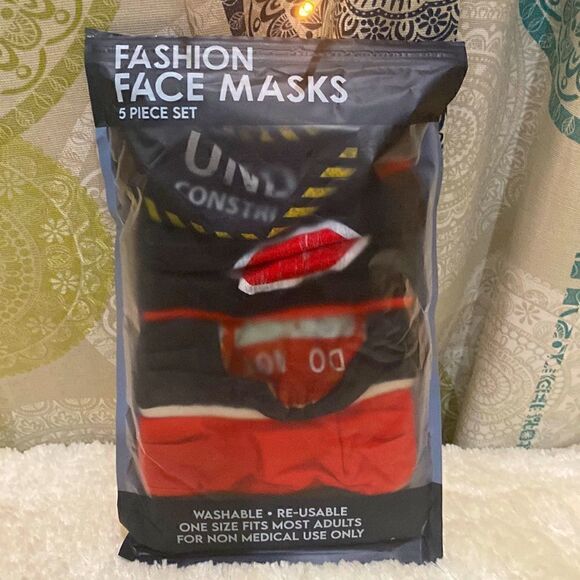 Fashion Face Masks. 5 Piece Set. NIP. - Picture 1 of 2